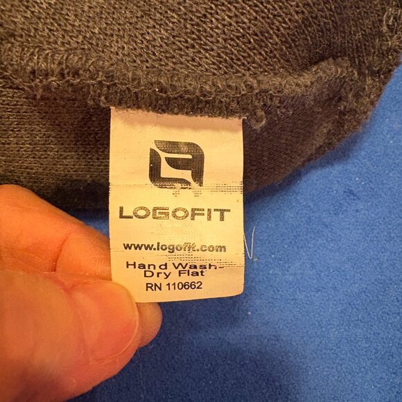 UW-Oshkosh Titans Winter Beanie Hat One Size Fits Most - Picture 3 of 4